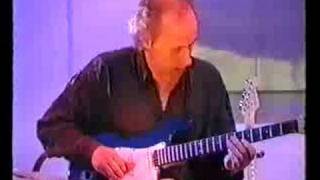 Mark Knopfler  prova una strana chitarra [upl. by Eecak]