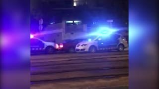 Los Mossos dEsquadra interceptan a un conductor en Esplugues de Llobregat [upl. by Sahc168]