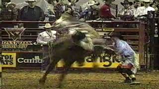 Jason Bennett vs Wolf Dancer  00 PBR St Louis 885 pts [upl. by Ahsemal899]