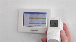 Signaalsterkte testen tussen evohome WiFi en HR92  Honeywell Home [upl. by Ylrebnik]