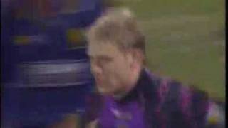 Peter Schmeichel Goalkeeper scores overhead kick in last minute [upl. by Sivad]