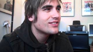 Sugarscape get to know Charlie Simpson in under 3 minutesand touch his eyebrow [upl. by Chryste]