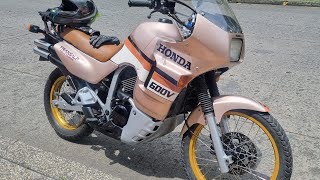 Encontré un Tesoro Honda Transalp 600v ¿que opinas [upl. by Roxanna]