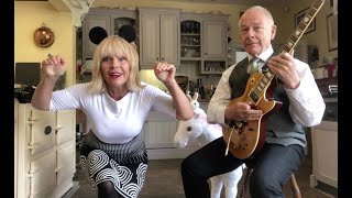 Toyah amp Robert Fripp  Caffeinated Mouse Tap Dancing to quotFracturequot [upl. by Okihcim153]