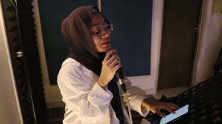 Sepanjang Jalan Kenangan Tetty Kadi  Cover Version Anis Syazwani [upl. by Nahtnaoj]