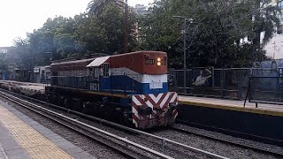 GM GR12 6621 de NCA cargas con vacías chatas PC contenedores por Estación Pueyrredón [upl. by Melisande]