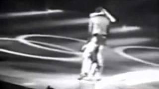 Michael Jackson fan fainting in the stage HIStory tour Vienna 1997 RARE [upl. by Mcgee]