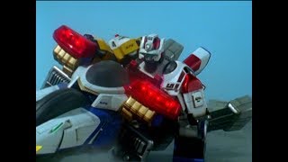 Messenger  Megazord Fight  Omega Ranger  SPD  Power Rangers Official [upl. by Aicirtac]