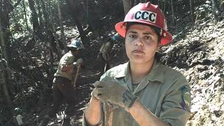 The California Conservation Corps  scholarship opportunities in Spanish [upl. by Benito]