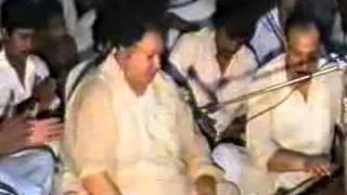 Kitey Ishq Da Rog Na La bethi Nusrat Fateh Ali Khan [upl. by Gothard120]