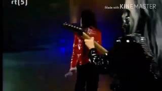 Beat It  Guitar Solo  Jennifer Batten Vs Orianthi [upl. by Honora264]