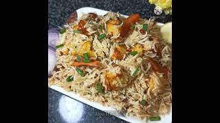 aloo fried rice😋  shorts  cookingshorts  kamaniyarecipesshorts  quick lunch recipes [upl. by Aehcim]