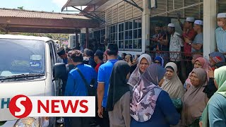 Elmina crash Family friends gather at Sungai Petani mosque for funeral of phailing rider [upl. by Lia]