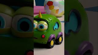 💥✨🎭 Videos de Autos para niños de 2 a 3 años con cochecitos Mocas Bussy encontró una linterna [upl. by Nahsin438]