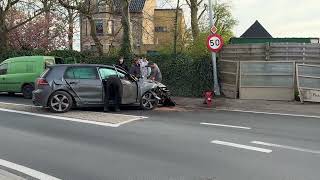 Auto knalt op terras café Stad Torhout in Ruddervoorde [upl. by Demahum]