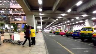 Suvarnabhumi BKK Airport guide you from Baggage Claim to Taxi Stand Tips Info  Phil in Bangkok [upl. by Oilalue207]