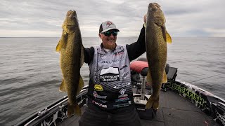 Snap Jigging BIG Green Bay Walleyes  Garmin Livescope [upl. by Kit]