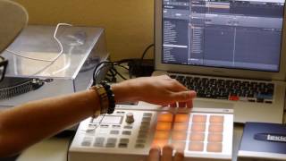 Maschine Mikro Basics 1 Mastering the Maschine  Browsing on the Hardware and Software [upl. by Hyacintha]