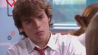 Rebelde Way los enamorados se critican mutuamente [upl. by Sucy481]