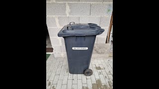 How to remove wheels of a wheelie bin  Mülltonnenräder entfernen Deutsche Untertitel [upl. by Gorges]