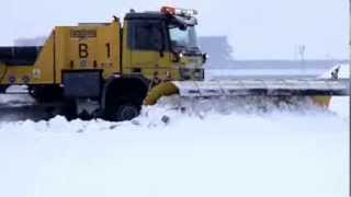 ParisOrly  le train neige hiver 2013 22 [upl. by Bertero]