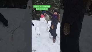 Tehtiin lumiukko Onko teillä jo lunta waitforit lumiukko snowman elinasofia snow [upl. by Polly]