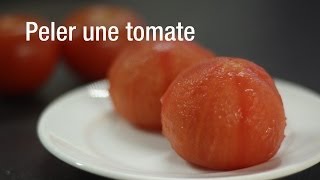 Comment peler une tomate [upl. by Yoccm]