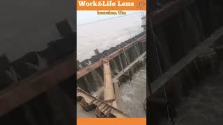 A metal sheet pile cofferdam faces wave pressure breaches risking water ingress and stability [upl. by Beaver]