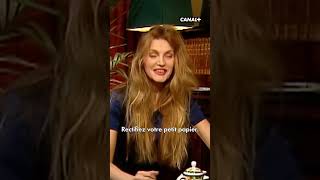 Arielle Dombasle n’envoie jamais de cartes postales  Interviews de Raphael Mezrahi Humour Shorts [upl. by Craggy]