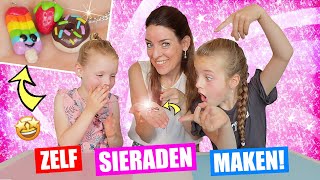 DIY ZELF SIERADEN MAKEN met FIMO KLEI Miniatuur Donut En Aardbei ♥DeZoeteZusjes♥ [upl. by Wasson]