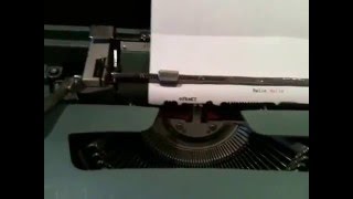 Vintage Olivetti Lettera 32 Manual Typewriter [upl. by Reeba]