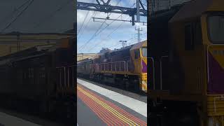 N453 Through South Yarra With A Horn [upl. by Vallie]