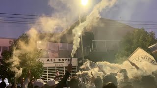 All Boys 00 Chacarita  La Peste Blanca llegando a la cancha [upl. by Anastos321]