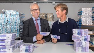 Unboxing of the new 1000krone banknote [upl. by Lunseth980]