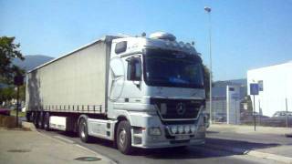 mercedes actros v8 [upl. by Iridis]