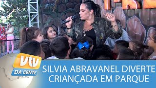 Silvia Abravanel se diverte com criançada em parque de Campinas [upl. by Derr]