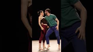 Three de Ohad Naharin para BATSHEVA dance Company com Adi Blumenreich e Yoni Simon shorts dance [upl. by Lavery]