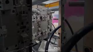 medical 3 way stopcock valve connecting component injection molding mould producing process [upl. by Bannasch]