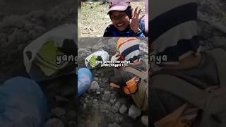 Siska afrina korban marapi yang ditemukan terakhir oleh timsar marapi shorts viral gunung [upl. by Essilrahc337]