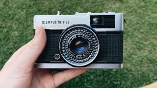 TUDO SOBRE A OLYMPUS TRIP 35 📸 como usar como colocar filme amp fotos de exemplo [upl. by Somerville]