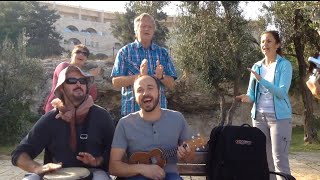 Shalom Shabbat quotLai Laiquot Song Joshua Aaron sings in Jerusalem a new song with friends he just met [upl. by Tlevesor]