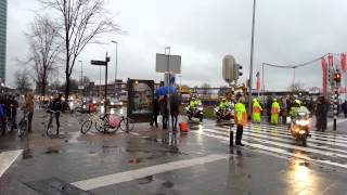 Verjaardag Koningin Beatrix politieescorte [upl. by Ennaylloh]