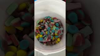 Lets pack a 5kg bucket of pick n mix together picknmixuk sweets picknmix picknmixsweets [upl. by Ruhtracm]