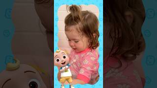 Bubble Bath Bedtime Routine Big Sister Helping Baby Sister cocomelon shorts [upl. by Inobe]