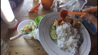 Jakarta Street Food 2749 Part2 Nasi Sambal Tahu Sumedang Soto Betawi Mpok Nur YN010077 [upl. by Rosner]