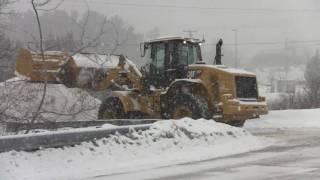 Cat 950H Plowing Snow [upl. by Daus]