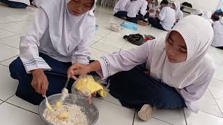 Bioteknologi konvensional sub tema pangan membuat roti kukus kelompok 3 [upl. by Airehtfele967]