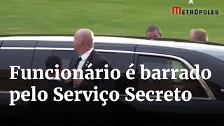 Funcionário tenta abrir porta da limousine de Biden e é barrado pelo Serviço Secreto em Buckingham [upl. by Talich931]