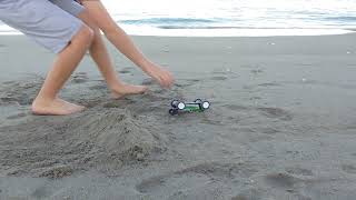 Team Associated TR28 on the beach [upl. by Reffotsirk]