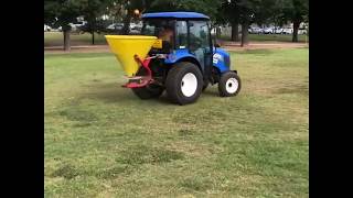 Cosmo PL Series Fertiliser Spreader [upl. by Moyra]